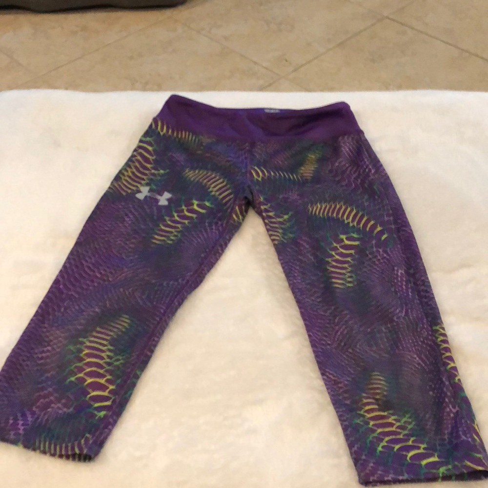 Girls XS Under armor Capri pants